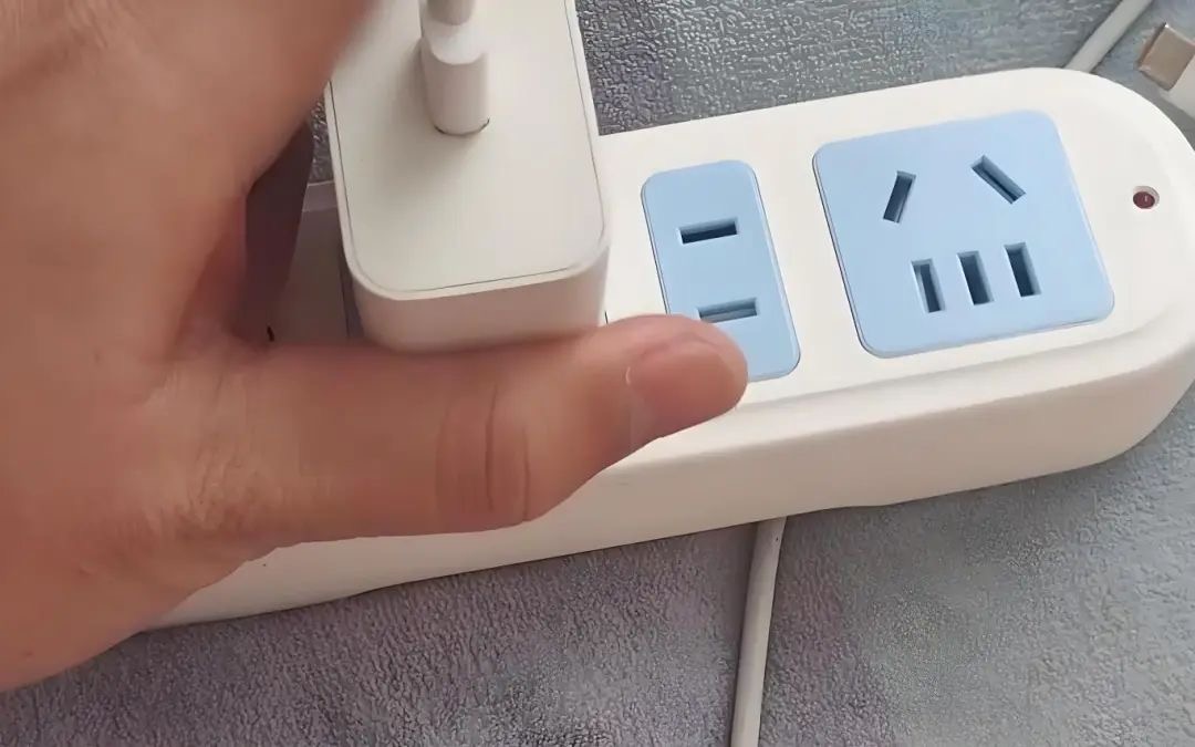 貴州遵義火災(zāi)警鐘，忘拔充電器釀大禍！